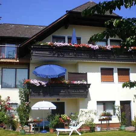 Blaschegg Im Zentrum 아파트 *